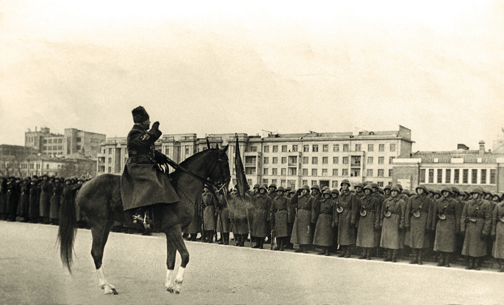 парад 7 ноября 1941 года в москве на красной площади